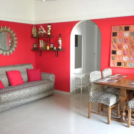 Three-room In Bordering The Beach Сasa de vacaciones *