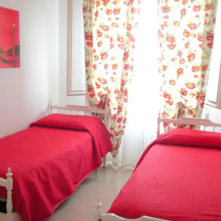 Three-room In Bordering The Beach *
