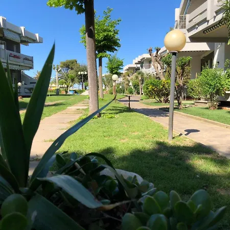 Three-room In Bordering The Beach Сasa de vacaciones *